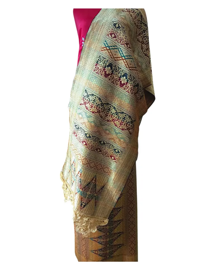 Songket dan Selendang Sutera Pelangi Pandai Sikek