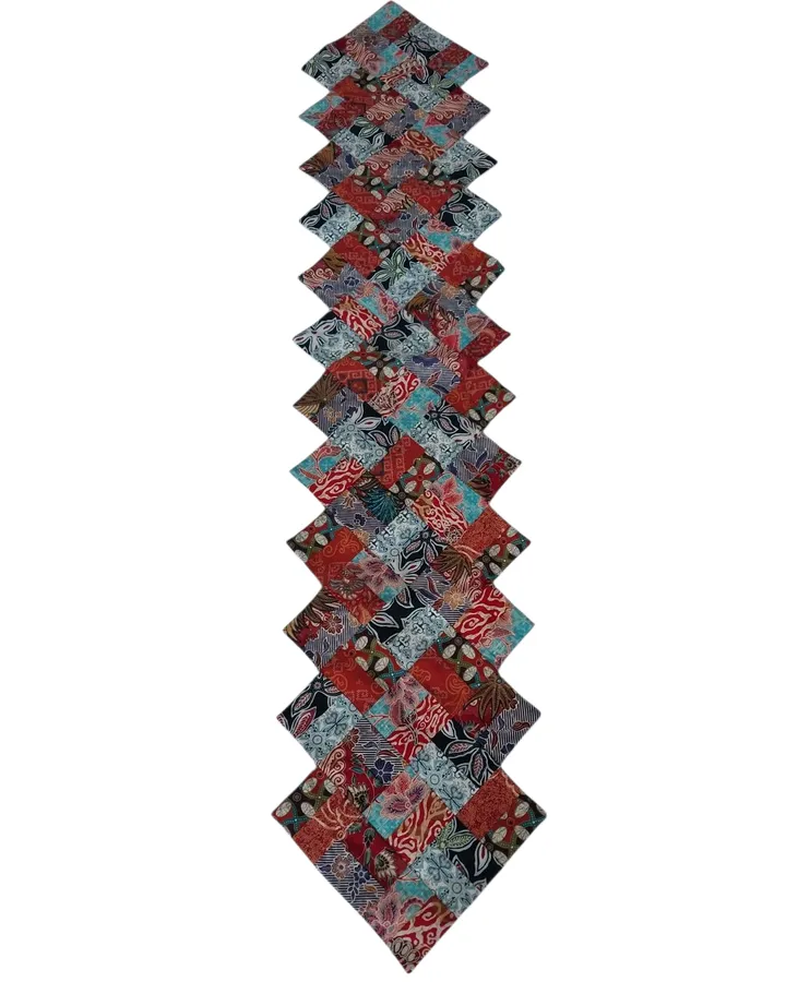 Table runner batik