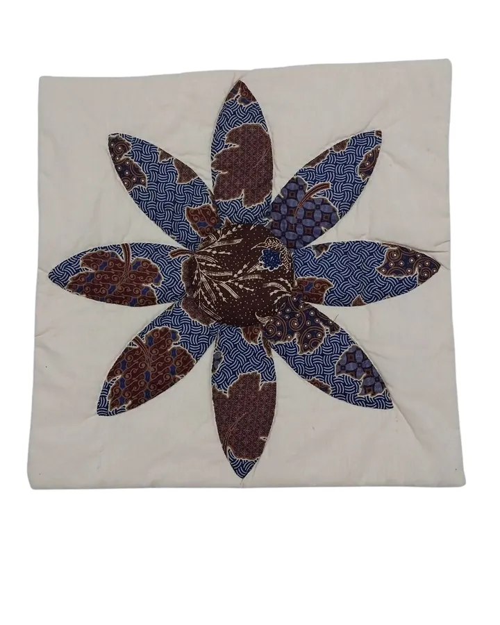 Bantal kursi appllique bunga