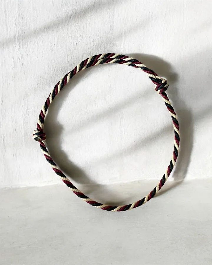 Gelang Tricolor Etnik Nuansa Gelap Terang