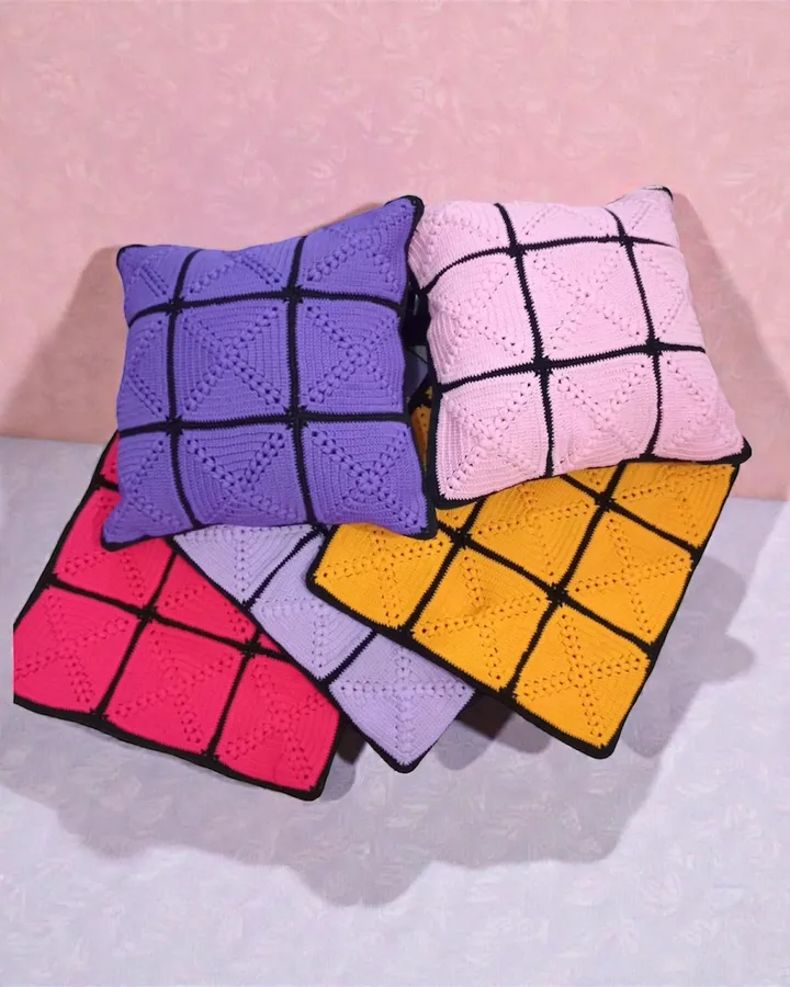HF 030 Sarung Bantal Rajut Eksklusif – Koleksi Modern Geometris