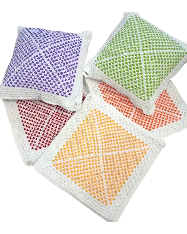 HF 033 Sarung Bantal Kursi Rajut Handmade–Seri Colorful Geometric